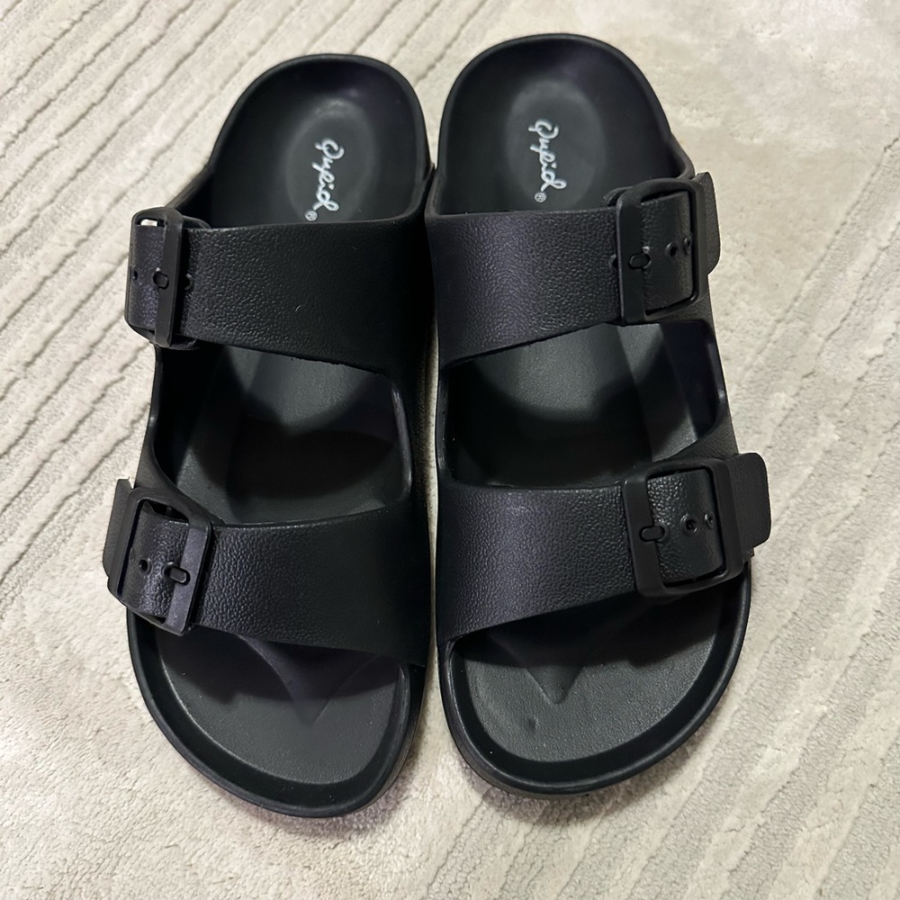 Cupid Sandals New with box!